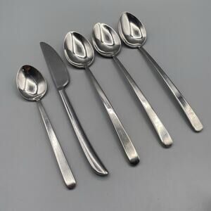 Mikasa Eastside 5pcs Mixed Lot Stainless‎ Flatware Teaspoon Soup Spoons Place
